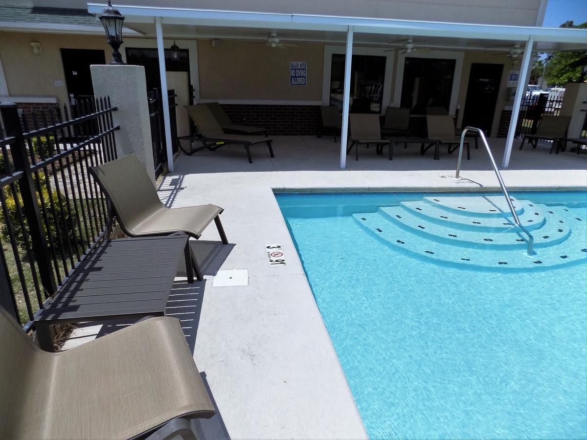 Baymont By Wyndham Augusta Riverwatch Exterior photo